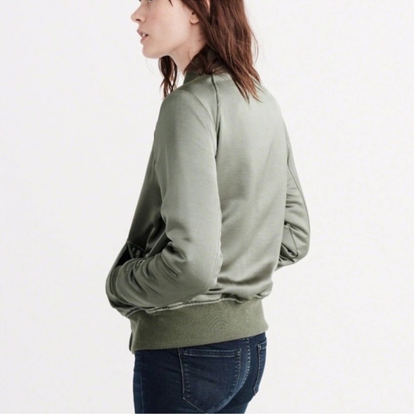 Abercrombie and Fitch Satin Effect Bomber Jacket silver green size M - Picture 3 of 14